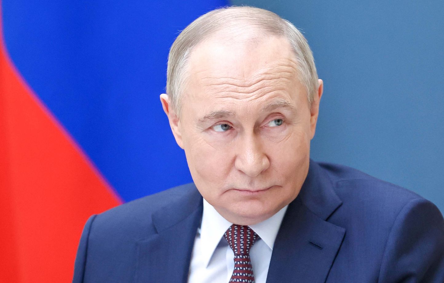 Guerre en Ukraine : Pression maximum sur Vladimir Poutine et réparation du dôme de Tchernobyl