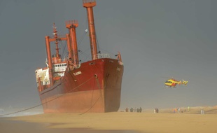 En pleine tempête, le TK Bremen s'était échoué sur la plage d'Erdeven dans la nuit du 15 au 16 décembre 2011.