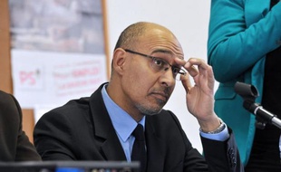 Le premier secrétaire du PS Harlem Désir a défendu lors d'une rencontre avec des nouveaux militants à Limoges l'idée d'un référendum auprès des français en vue de mettre en oeuvre des réformes pour la moralisation de la vie publique, et "remettre à plat tout ce qui doit l'être".