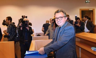 Le sénateur ex-PS Jean-Noël Guérini au tribunal correctionnel de Marseille, le 13 octobre 2014
