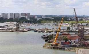 Le 23 mai 2016, vue aerienne des Bassins a Flot a Bordeaux