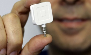 Le lecteur de cartes de la startup de paiement mobile Square.