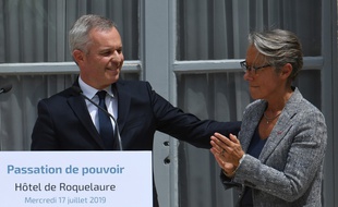 François de Rugy et Elisabeth Borne lors de la passassions des pouvoir au ministère de la Transition écologique.