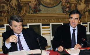 Engagé au début de l'été dans la foulée de la débâcle de la droite aux régionales, ce feuilleton a viré au casse-tête voire au cauchemar pour le chef de l'Etat, en entretenant une compétition inédite entre le Premier ministre, François Fillon, et son ministre de l'Ecologie, Jean-Louis Borloo.