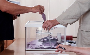 Une urne lors des élections sénatoriales, le 1er juillet 2018 à Alençon.