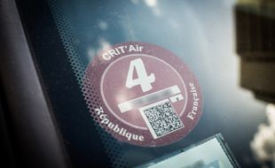 Une vignette Crit'Air 4. Lui, il ne circule pas