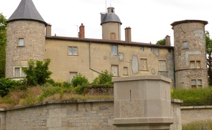 Lyon, le 14 juin 2016. Le château La Motte située dans le parc Blandan à Lyon doit être réhabilité en une nouvelle adresse gourmande avec bar à vins, à cocktails et restaurants.