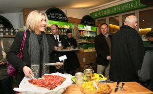 Inauguration du fast-food bio de Marc Veyrat à Annecy, en janvier 2009.