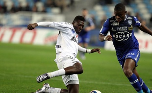 Hamari Traoré au tacle lors de Bastia-Reims, en décembre 2015.