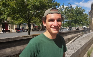 Côme Girardot, 18 ans, a posté une vidéo de son saut périlleux réalisé du pont Chaban-Delmas qui a fait plus de 22.000 vues sur Instagram.