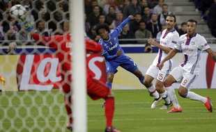 Juan Cuadrado a mis dans le vent Morel avant de fusiller Lopes, lors de Lyon-Juventus (0-1), le 18 octobre 2016.