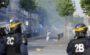 Incidents dans les rues de Marseille lors la fête du titre de champion de France de l'OM, le 16 mai 2010 à Marseille.