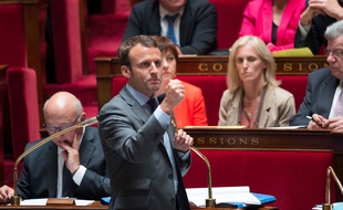 Le ministre de l'Economie, Emmanuel Macron, devant l'Assemblée nationale le 9 juin.
