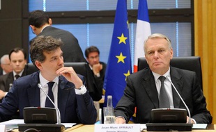 Arnaud Montebourg, ministre du Redressement productif, et Jean-Marc Ayrault, Premier ministre, lors de l'inauguration de la 20e Conférence nationale pour l'industrie