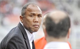 Ancien défenseur du PSG, Kombouaré pourrait bientôt entrainer le club de la capitale.