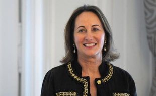 Ségolène Royal (PS), présidente de la région Poitou-Charentes, a estimé dimanche que la construction de l'aéroport Notre-Dame-des-Landes, "sera très difficile à faire" et a jugé qu'il fallait "sortir par le haut" de ce problème.