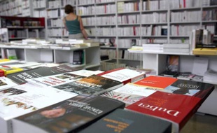 Jean-Jacques Pauvert, qui fut le premier à oser publier intégralement Sade et le roman érotique "Histoire d'O", est décédé à l'âge de 88 ans