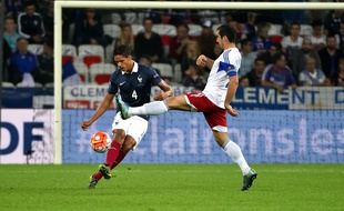 Raphaël Varane lors de France-Arménie (4-0), le 8 octobre 2015 à Nice.