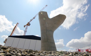 L'une des piles qui soutiendra le viaduc de la future ligne B du métro en cours de construction à Rennes.