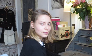 Julie Saint-Clair, 18 ans, vient de publicer Comment s'épanouir malgré une endométriose.