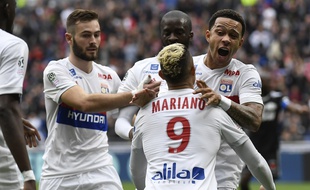 Vous ne rêvez pas: Mariano Diaz et Memphis Depay ont célébré avec rage un but, samedi face à Amiens (3-0).