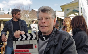 Stephen King sur le tournage d'Under the dome