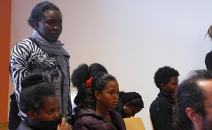 Lisette, Congolaise coincée à Vintimille, a peur pour l'avenir de ses enfants.