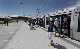 La ligne de tramway T7 permet désormais d'aller jusqu'au Groupama Stadium de Lyon (illustration)