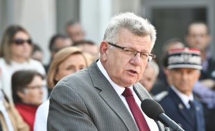 Le secrétaire d'Etat au Budget Christian Eckert à La Rochelle, le 24 mai 2016