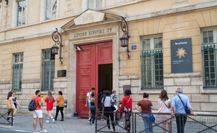 Le 9 juillet 2018, à Paris (5e). L'entrée du lycée Henri-IV, rue Clovis.
