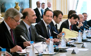 François Hollande devrait s'exprimer mercredi en Conseil des ministres sur le différend qui oppose Cécile Duflot (Logement) à Manuel Valls (Intérieur) autour des Roms, a annoncé mardi une source gouvernementale.