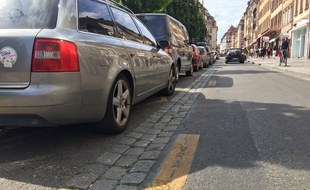 Les places de livraisons sont en stationnement payant dès 11h30 dans l'hypercentre de Strasbourg. Le 8 juillet 2019.