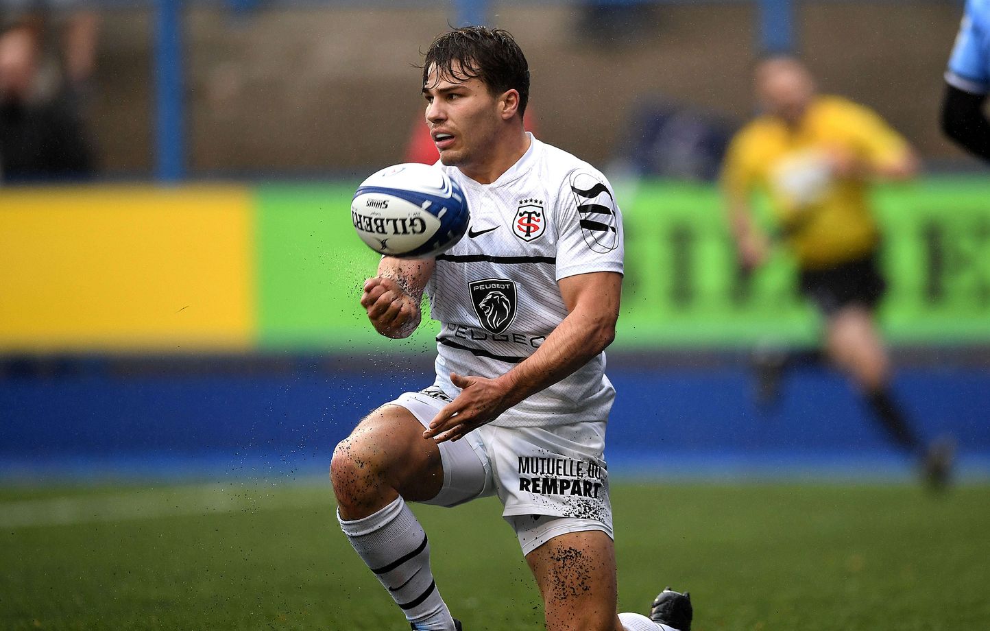 Stade Toulousain : La blessure après l'état grippal… Mystère entretenu  autour d'Antoine Dupont