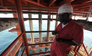 Le constructeur naval sud-coréen Daewoo Shipbuilding and Marine Engineering (DSME) a annoncé lundi avoir remporté un contrat de 2.200 milliards de wons (1,56 milliard d'euros), auprès d'un commanditaire africain, pour la construction de cinq plate-formes offshore.
