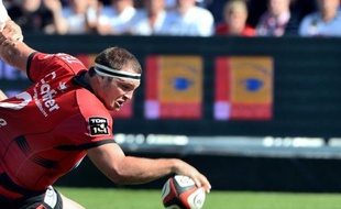 La blessure du talonneur de Toulon, Jean-Charles Orioli, est moins grave que prévu et il figure dans le groupe de 26 joueurs retenu pour le quart de finale de Coupe d'Europe contre Leicester dimanche, a annoncé jeudi son manager Bernard Laporte.