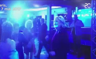 Marine Le Pen danse lors de la soirée électorale, le 7 mai 2017.