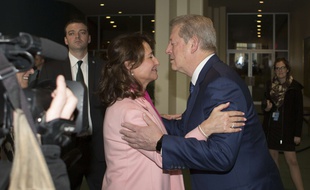 Ségolène Royal et Al Gore ont participé à une réunion sur les émissions carbone, à New York, 27 janvier 2016.