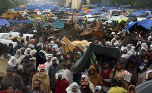 Les milliers de manifestants anti-corruption qui occupaient la capitale pakistanaise Islamabad ont mis fin à leur mouvement jeudi soir après un accord entre leur chef, le religieux Tahir ul-Qadri, et le gouvernement sur des réformes mineures à l'approche des élections.