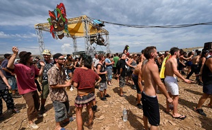 L'ARS appelle les participants de la rave party à porter masque en permanence, éviter les contacts avec les personnes vulnérables et à se faire dépister.