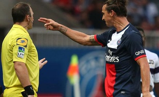 L'attaquant du PSG Zlatan Ibrahimovic lors de sa sortie du terrain contre Toulouse, le 28 septemnre 2013, au Parc des Princes.