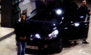 Mohamed Abrini avec Salah Abdeslam aperçu sur les images de vidéosurveillance le 11 novembre 2015