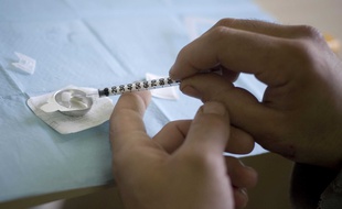 Selon une enquête de l'Inserm, les salles de consommation à moindre risque, surnommé salles de shoot, réduisent les risques sanitaires et améliorent la tranquillité publique