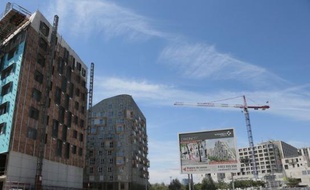 La plus grande centrale solaire photovoltaïque de Paris, en attendant l'achèvement d'un projet encore plus ambitieux, à la halle Pajol, a été mise en service dans le quartier des Batignolles (XVIIe arrondissement), a-t-on appris vendredi auprès du concepteur.