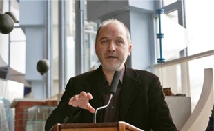 Selon Denis Baupin (Verts), « la question d'EDF laisse penser que nous voulons sortir immédiatement du nucléaire, ce qui n'a jamais été notre ambition ».