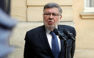 Le ministre des Transports Alain Vidalies à l'issue d'une réunion à Matignon le 28 mai 2016 à Paris