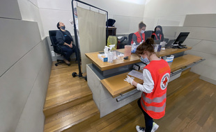 La brigade de la Croix-Rouge lors de son intervention au tribunal judiciaire de Nice, le 23 février 2021.