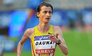 Christelle Daunay sur 5 000 m au stade Charléty lors d'un meeting.