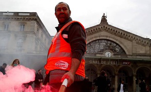 Grèves en France: La SNCF et les Universités bloquées