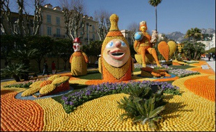 Plus de 200.000 visiteurs sont attendus jusqu'au 26 février à la 73e "Fête du citron" de Menton dont les cortèges et les décors, uniquement composés d'agrumes, illustreront cette année le thème des "carnavals du monde".