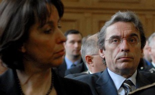 Fabienne Keller, l'actuelle maire UMP de Strasbourg, est menacée par l'ex-maire Roland Ries (PS).